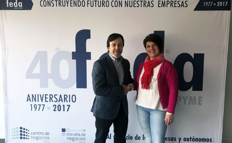  La presidenta de APRECU, María Pilar Jiménez se reune con el Presidente de FEDA, Artemio Pérez, en la Casa de los Empresarios